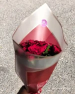 Bouquet Spectaculaire de 24 Roses Rouges, Livraison Express à Rabat-Sale-Temara