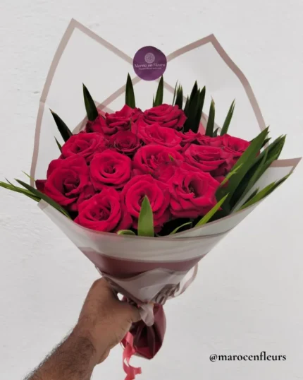 Bouquet Luxueux de 18 Roses Rouges, Livraison Express à Rabat-Sale-Temara