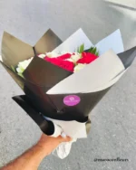 Bouquet Élégant de 30 Roses (12 Rouges et 18 Blanches), Livraison Express à Rabat-Sale-Temara