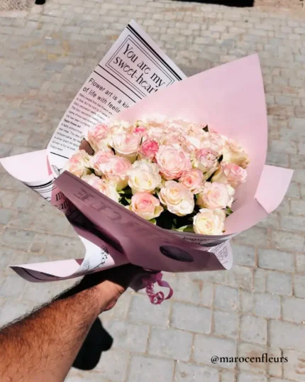Bouquet mix roses roses et blanches – prix au Maroc